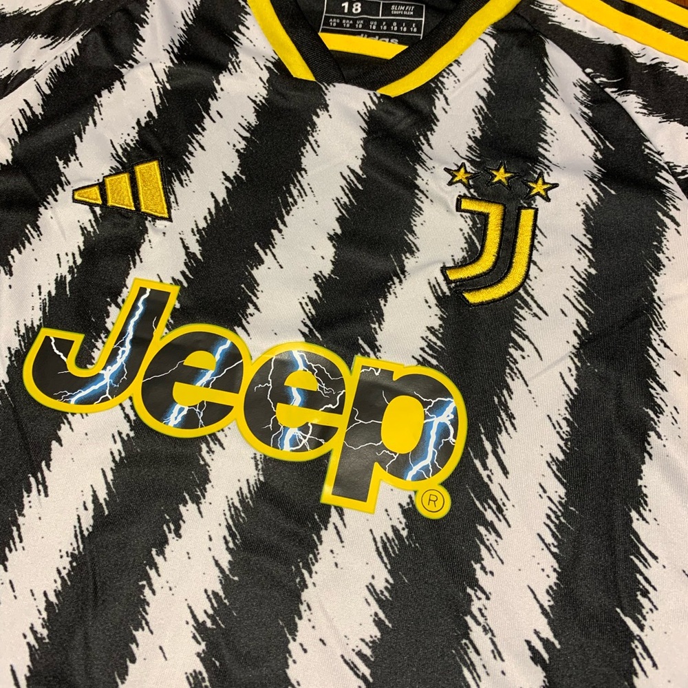 Kids Juventus 23/24 Jerseys - Picture 6 of 8
